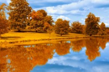 autumn by the lake